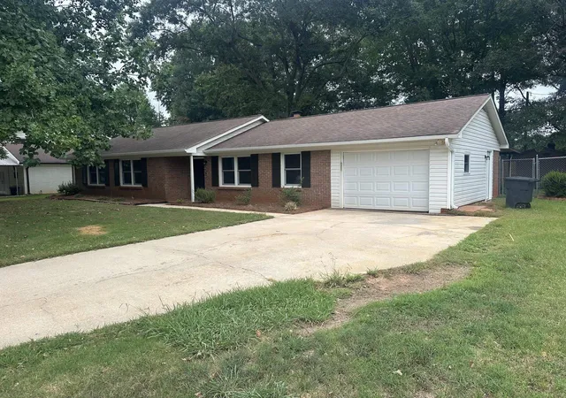 Photo 3 of Single family home for sale at 220 River Forest Dr, Boiling Springs, SC 29316 | MLS# SPN339790 | Listing updated on 2026-07-25