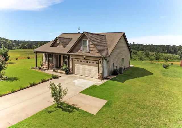 Photo 3 of Single family home for sale at 3161 Rainbow Lake Rd, Inman, SC 29349 | MLS# SPN339791 | Listing updated on 2026-07-31