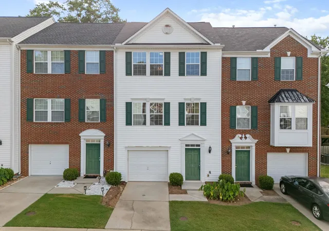 Photo 1 of Townhouse for sale at 5 Heritage Oak Way, Simpsonville, SC 29681 | MLS# SPN339932 | Listing updated on 2026-09-23