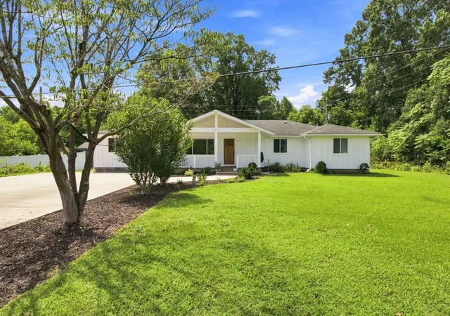 Photo 2 of Single family home for sale at 2010 Fort Prince Blvd, Wellford, SC 29385 | MLS# SPN339949 | Listing updated on 2026-08-02