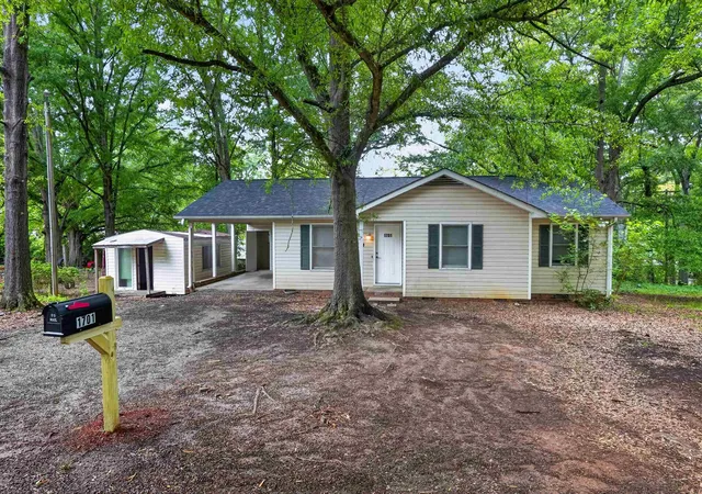 1st image of 1701 Lyndon Ave, Anderson, SC 29624 | MLS# SPN339977