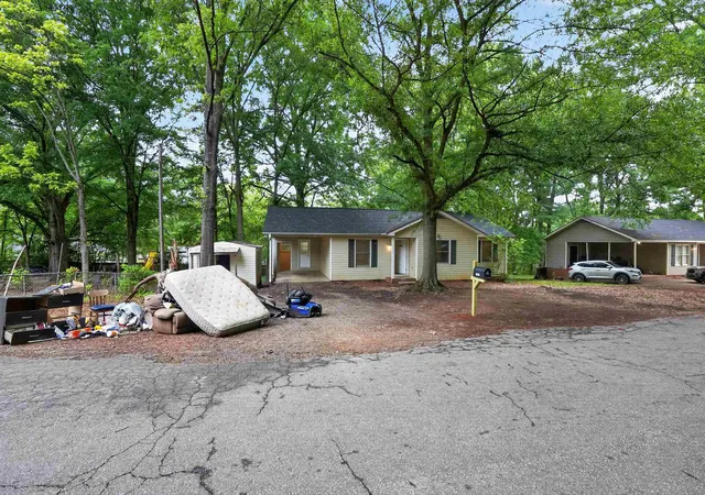 2nd image of 1701 Lyndon Ave, Anderson, SC 29624 | MLS# SPN339977
