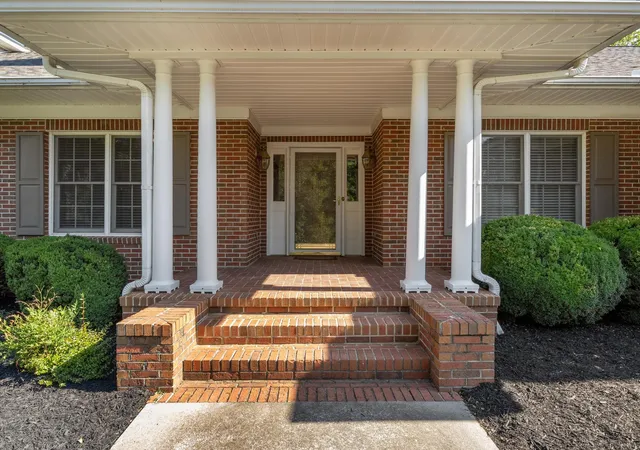 Photo 2 of Single family home for sale at 112 Linkside Dr, Taylors, SC 29687 | MLS# SPN339982 | Listing updated on 2026-08-12