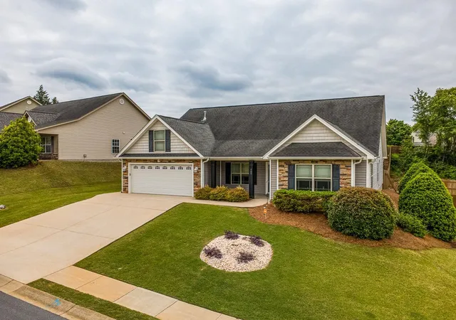 Photo 2 of Single family home for sale at 145 Turnstone Ln, Spartanburg, SC 29301 | MLS# SPN339983 | Listing updated on 2026-08-22