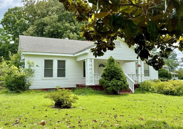 Photo 3 of Sale Pending at 620 W Cherokee St, Chesnee, SC 29323 | MLS# SPN339993 | Listing updated on 2026-09-29