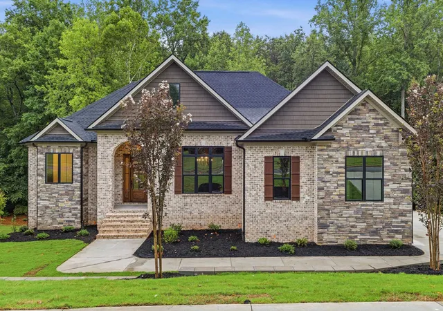 Photo 1 of Single family home for sale at 548 Verdae Dr, Spartanburg, SC 29301 | MLS# SPN339995 | Listing updated on 2026-08-20