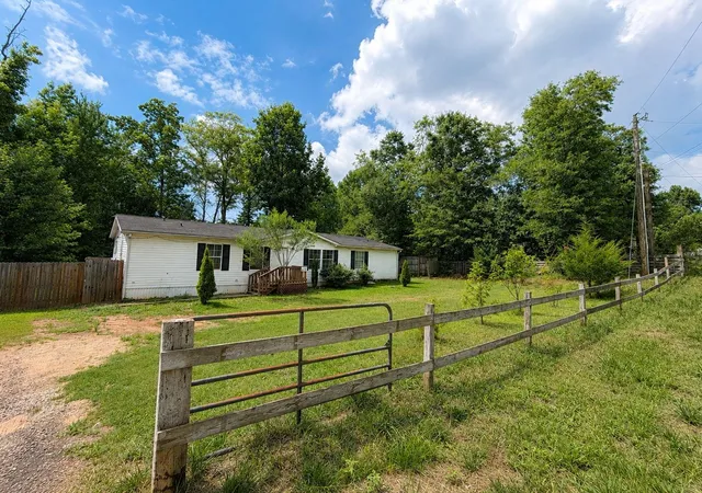 Photo 2 of Manufactured home for sale at 118 Lockman St, Inman, SC 29349 | MLS# SPN339997 | Listing updated on 2026-09-10