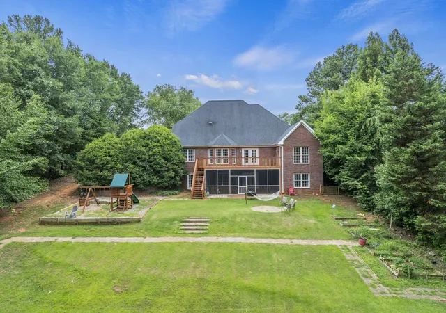 Photo 2 of Single family home for sale at 335 Benford Dr, Boiling Springs, SC 29316 | MLS# SPN339998 | Listing updated on 2026-09-02