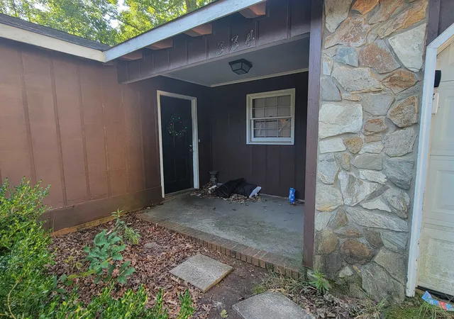 Photo 3 of Single family home for sale at 334 Seven Oaks Ln, Spartanburg, SC 29301 | MLS# SPN340005 | Listing updated on 2026-10-20