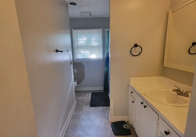 Photo 4 of Single family home for sale at 334 Seven Oaks Ln, Spartanburg, SC 29301 | MLS# SPN340005 | Listing updated on 2026-10-20