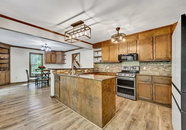 Photo 3 of Sale Pending at 105 Summer Crk Ct, Greer, SC 29650 | MLS# SPN340007 | Listing updated on 2026-08-06