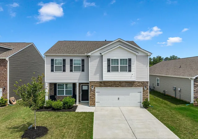 Photo 1 of Single family home for sale at 7 Plumwood St, Simpsonville, SC 29680 | MLS# SPN340034 | Listing updated on 2026-08-01