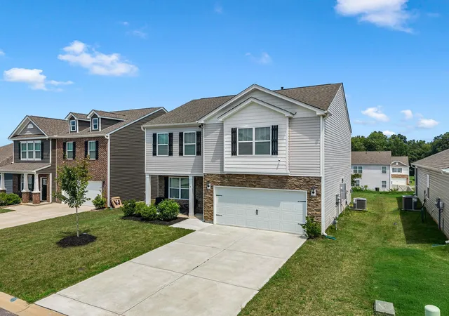 Photo 2 of Single family home for sale at 7 Plumwood St, Simpsonville, SC 29680 | MLS# SPN340034 | Listing updated on 2026-08-01