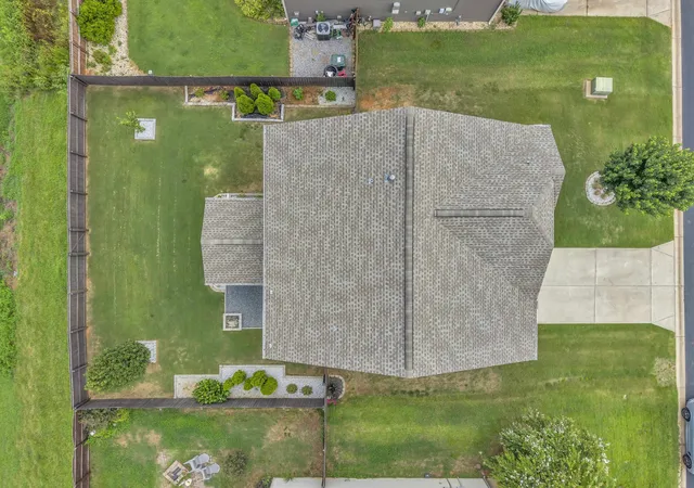 Photo 4 of Sale Pending at 105 Viewmont Dr, Duncan, SC 29334 | MLS# SPN340036 | Listing updated on 2026-08-22