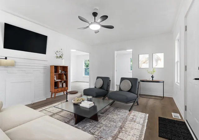 Photo 3 of Sale Pending at 207 S Carolina Ave, Spartanburg, SC 29306 | MLS# SPN340054 | Listing updated on 2026-09-22