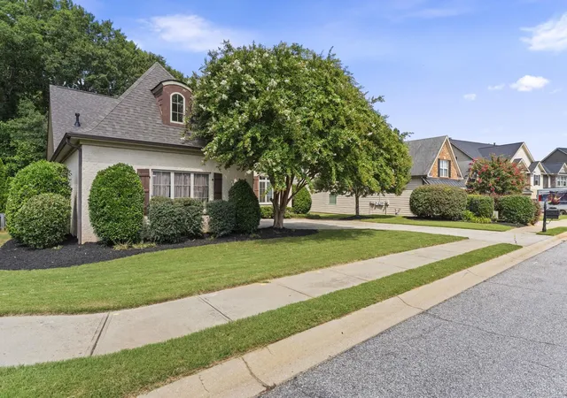 Photo 2 of Single family home for sale at 18 Candleston Pl, Simpsonville, SC 29681 | MLS# SPN340129 | Listing updated on 2026-09-07