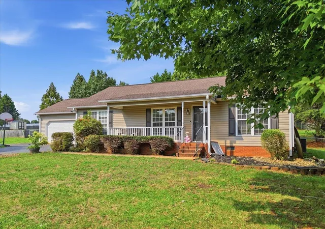 Photo 3 of Single family home for sale at 113 Beaver Crk Dr, Chesnee, SC 29323 | MLS# SPN340146 | Listing updated on 2026-08-31