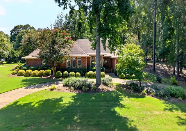 Photo 2 of Single family home for sale at 216 Muirfield Dr, Spartanburg, SC 29306 | MLS# SPN340243 | Listing updated on 2026-08-20