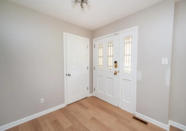 Photo 2 of Sale Pending at 325 Fairlane Dr, Spartanburg, SC 29307 | MLS# SPN340283 | Listing updated on 2026-08-14