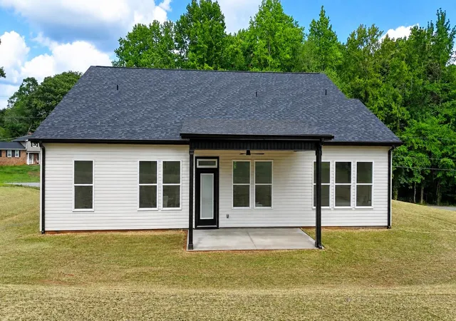 Photo 4 of Sale Pending at 333 Peach Valley Dr, Spartanburg, SC 29303 | MLS# SPN340332 | Listing updated on 2026-08-25