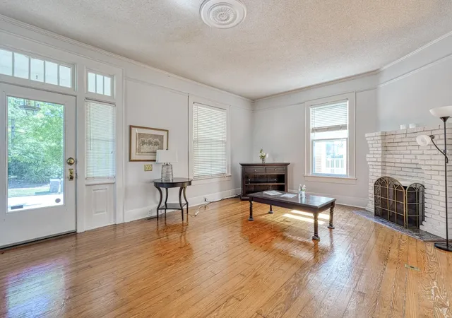 Photo 4 of Sale Pending at 120 Connecticut Ave, Spartanburg, SC 29302 | MLS# SPN340373 | Listing updated on 2026-08-29