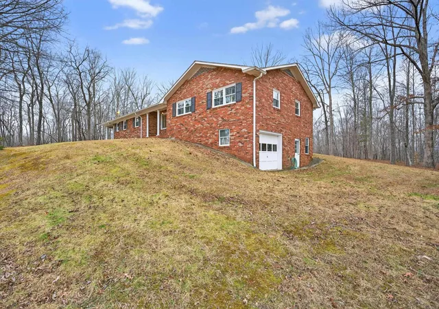Photo 3 of Single family home for sale at 1010 Highway 14 W, Landrum, SC 29356 | MLS# SPN340391 | Listing updated on 2026-08-09