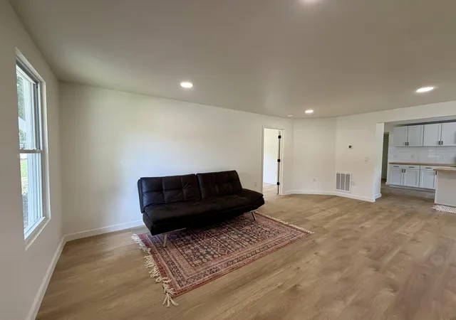 Photo 2 of Single family home for sale at 192 Bomar Ave, Spartanburg, SC 29306 | MLS# SPN340394 | Listing updated on 2026-09-22