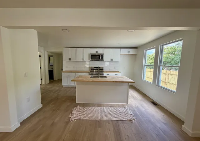 Photo 3 of Single family home for sale at 192 Bomar Ave, Spartanburg, SC 29306 | MLS# SPN340394 | Listing updated on 2026-09-22