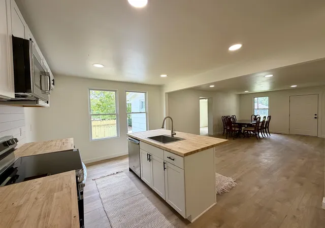 Photo 4 of Single family home for sale at 192 Bomar Ave, Spartanburg, SC 29306 | MLS# SPN340394 | Listing updated on 2026-09-22