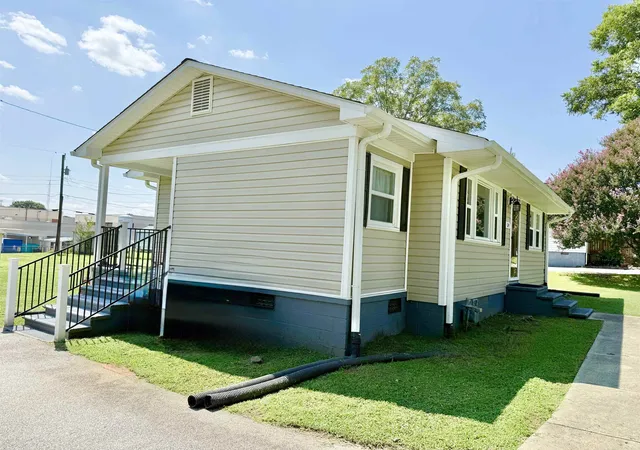 Photo 4 of Sale Pending at 124 West 9th St, Gaffney, SC 29340 | MLS# SPN340401 | Listing updated on 2026-08-15