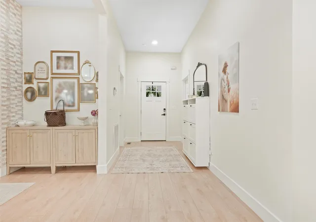 2nd image of 56 Beverly Hills Dr, Spartanburg, SC 29301 | MLS# SPN340415