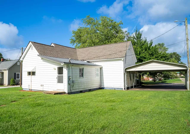 Photo 2 of Single family home for sale at 609 S Georgia Ave, Chesnee, SC 29323 | MLS# SPN340417 | Listing updated on 2026-08-16