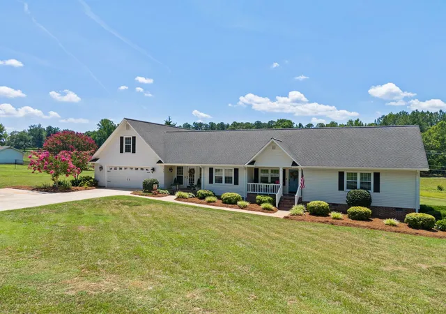 Photo 3 of Sale Pending at 670 Old Ml Rd, Campobello, SC 29322 | MLS# SPN340423 | Listing updated on 2026-08-25