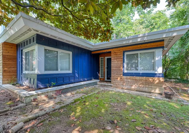 Photo 1 of Single family home for sale at 724 Ridgedale Dr, Spartanburg, SC | MLS# SPN340437 | Listing updated on 2026-10-01
