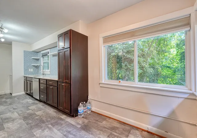 Photo 4 of Single family home for sale at 724 Ridgedale Dr, Spartanburg, SC | MLS# SPN340437 | Listing updated on 2026-10-01