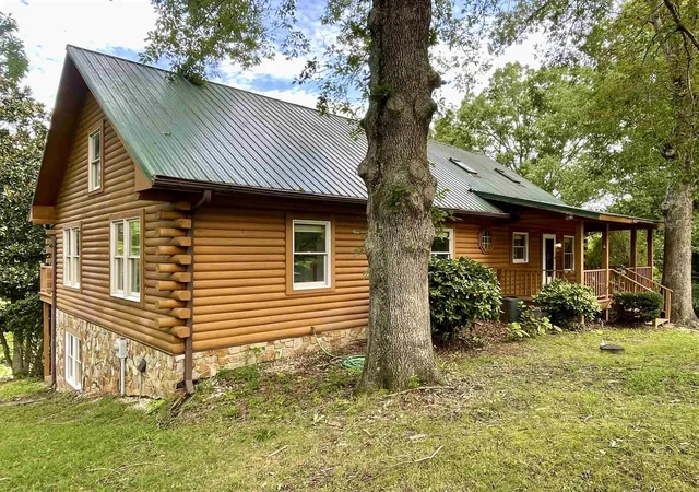 Photo 5 of Single family home for sale at 925 Highway 14 W, Landrum, SC 29356 | MLS# SPN340490 | Listing updated on 2026-08-21