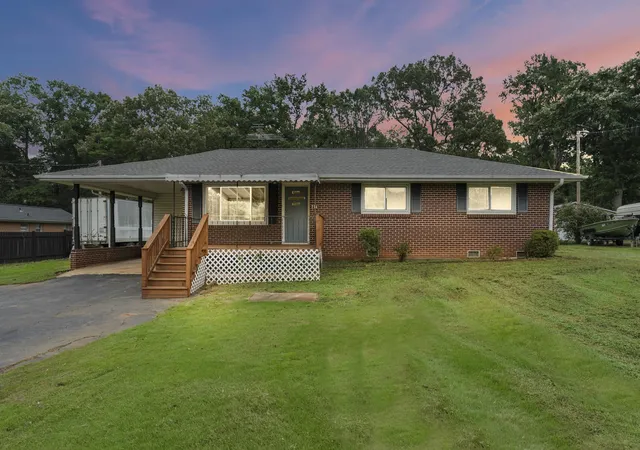 Photo 1 of Single family home for sale at 214 Crawford Cir, Spartanburg, SC 29301 | MLS# SPN340504 | Listing updated on 2026-08-25