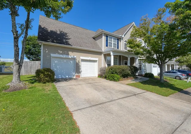 Photo 2 of Single family home for sale at 339 Surrywood Dr, Greenville, SC 29607 | MLS# SPN340513 | Listing updated on 2026-08-14