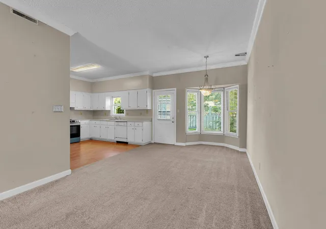 Photo 4 of Townhouse for sale at 218 Woodburn Clb Ln, Spartanburg, SC 29302 | MLS# SPN340562 | Listing updated on 2026-08-15