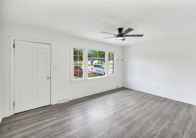Photo 4 of Sale Pending at 109 Avery St, Greenville, SC 29617 | MLS# SPN340576 | Listing updated on 2026-09-05