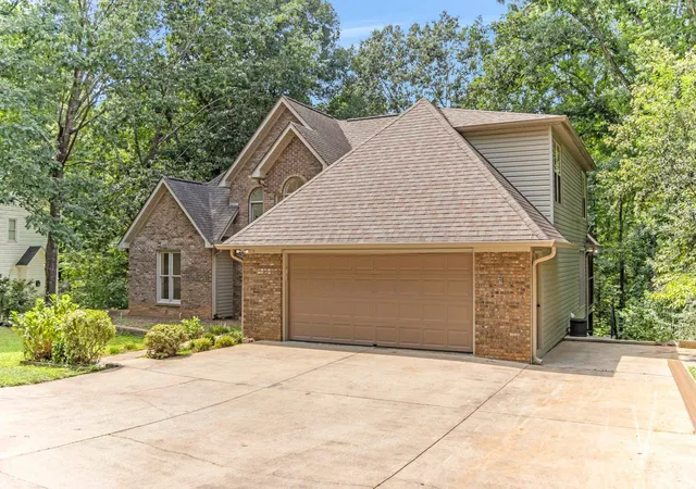 Photo 3 of Single family home for sale at 412 Woodgrove Tr, Spartanburg, SC 29301 | MLS# SPN340583 | Listing updated on 2026-08-30