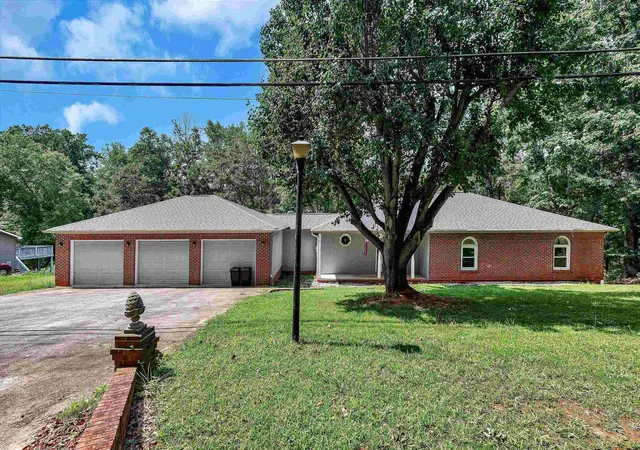 Photo 1 of Single family home for sale at 118 Old Saluda Dam Rd, Greenville, SC 29611 | MLS# SPN340587 | Listing updated on 2026-09-01