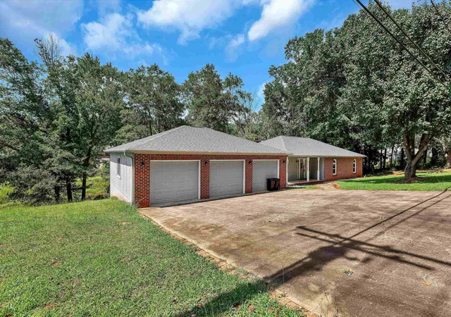 Photo 3 of Single family home for sale at 118 Old Saluda Dam Rd, Greenville, SC 29611 | MLS# SPN340587 | Listing updated on 2026-09-01
