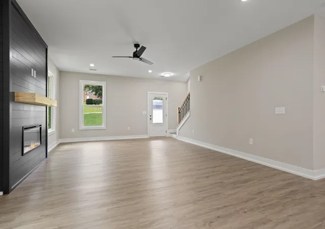 Photo 3 of Single family home for sale at 8 Pinewood Dr, Taylors, SC 29687 | MLS# SPN340609 | Listing updated on 2026-08-15