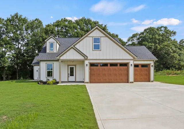 Photo 1 of Single family home for sale at 366 Lyman Lake Rd, Lyman, SC 29365 | MLS# SPN340638 | Listing updated on 2026-08-16