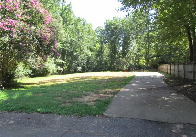 3rd image of 174 Huntley Dr, Boiling Springs, SC 29316 | MLS# SPN340648