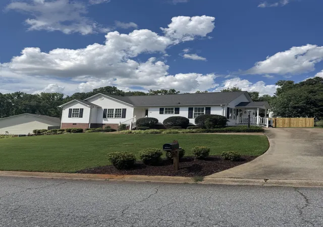 2nd image of 142 Caroway Ct, Spartanburg, SC 29303 | MLS# SPN340691