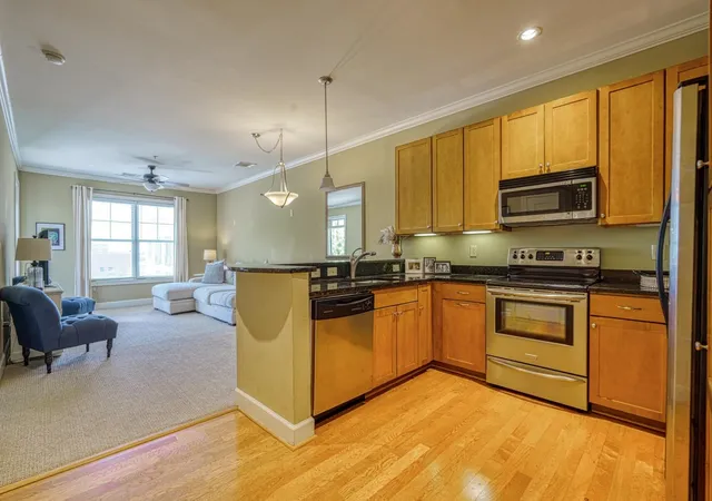 Listing Photo 4 - Condo for sale in building located at 155 E Broad #414th St, Spartanburg, SC 29306