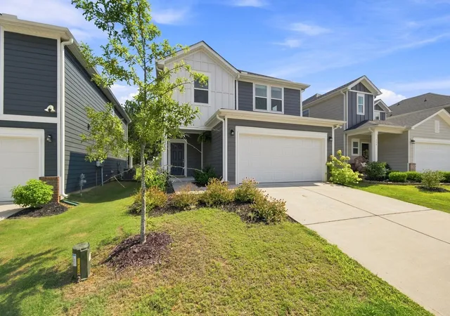 Photo 3 of Single family home for sale at 208 Lanyard Dr, Greenville, SC 29607 | MLS# SPN340705 | Listing updated on 2026-10-26