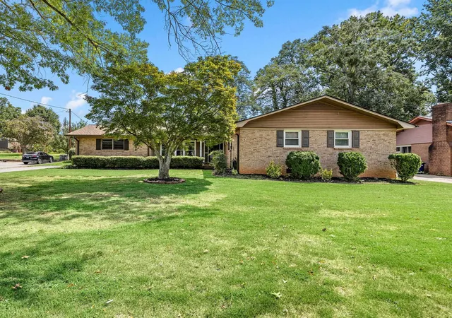 Photo 1 of Single family home for sale at 209 Navaho Dr, Spartanburg, SC 29301 | MLS# SPN340725 | Listing updated on 2026-08-26